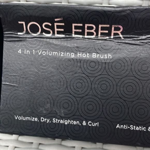 NWOT- Jose Eber 4 in 1 Volumizing Hot Brush- Black - Picture 3 of 11